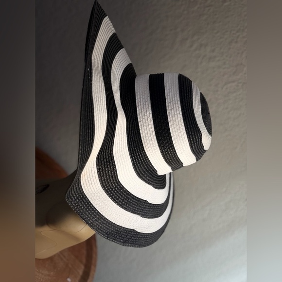 Shade shore Women\'s Floppy Hat  Shade & Shore Brand Black & White new no tags main image 5